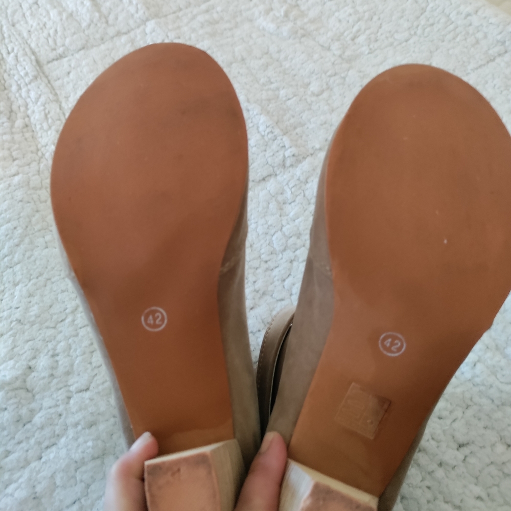 Cute strappy tan booties - Picture 4 of 10